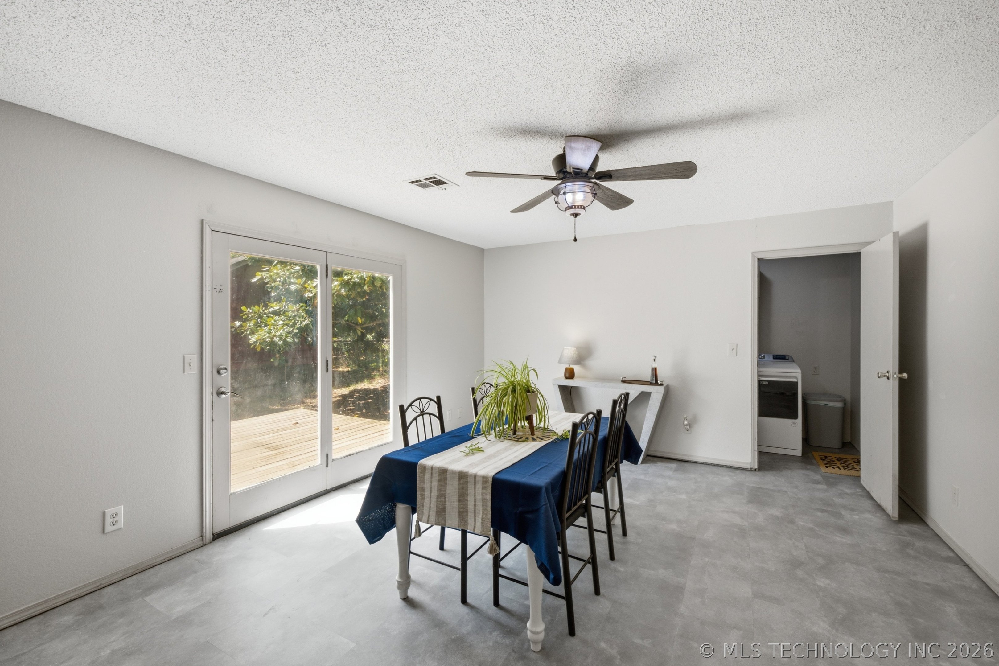 603 E Coppinger Property Photo 13