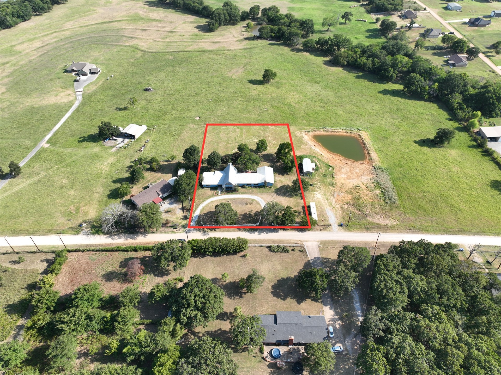 653 Max Road Property Photo 4