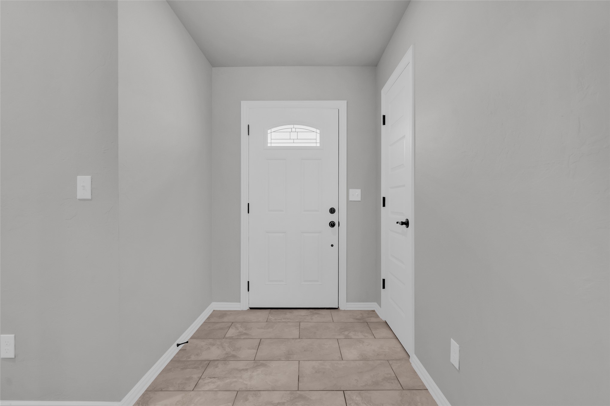 1913 Topaz Road Property Photo 4