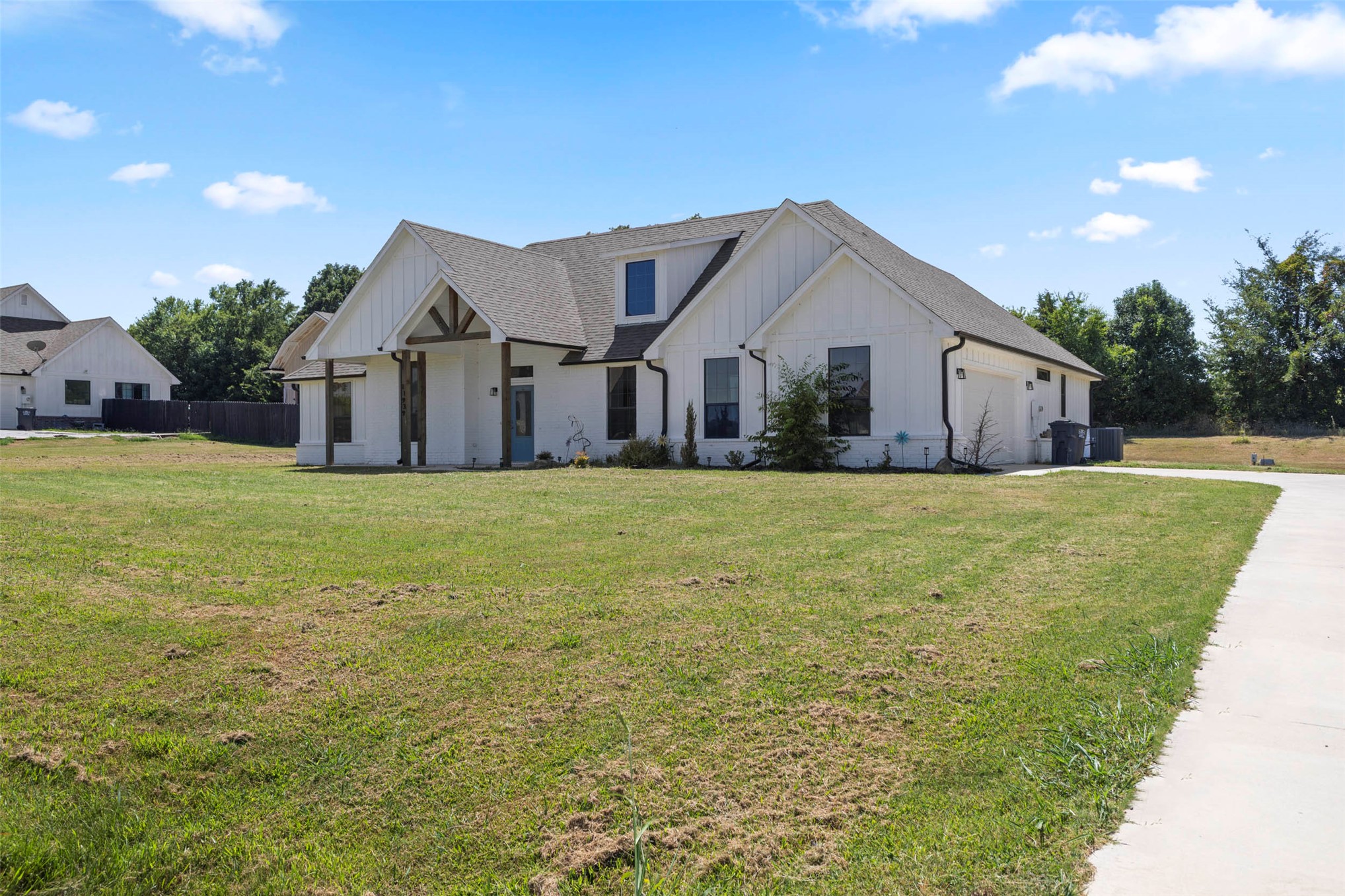 11939 County Road 3513 Property Photo 6
