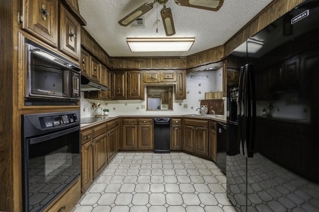 2918 Longridge Lane Property Photo 10