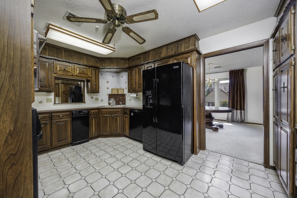2918 Longridge Lane Property Photo 11