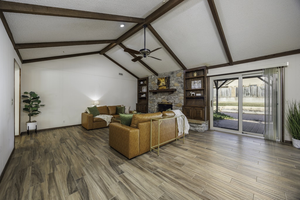 2918 Longridge Lane Property Photo 15