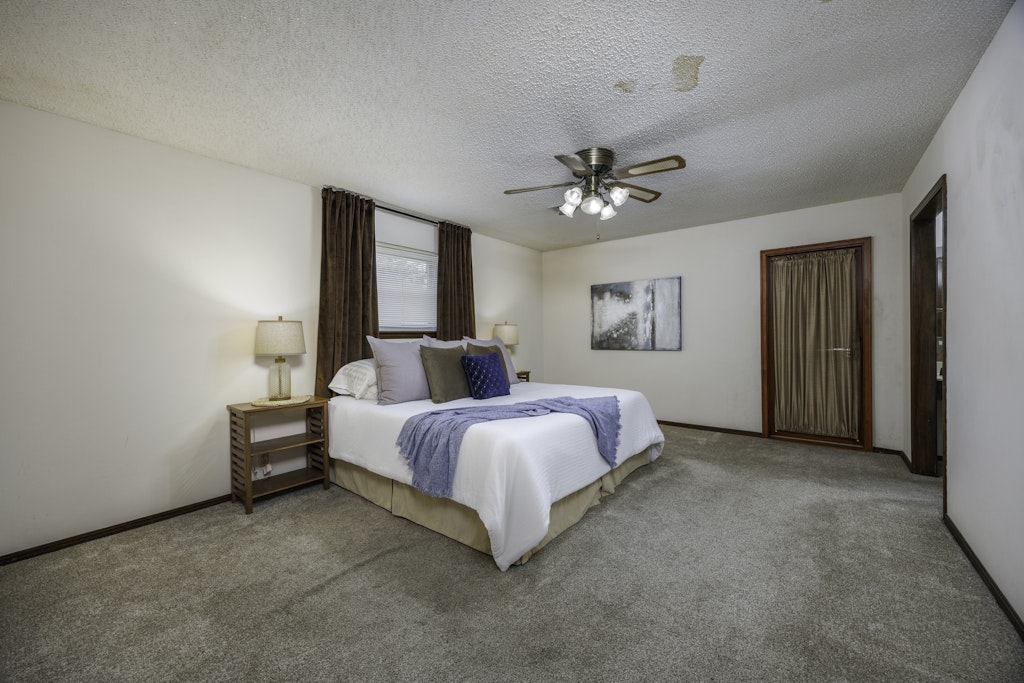 2918 Longridge Lane Property Photo 18