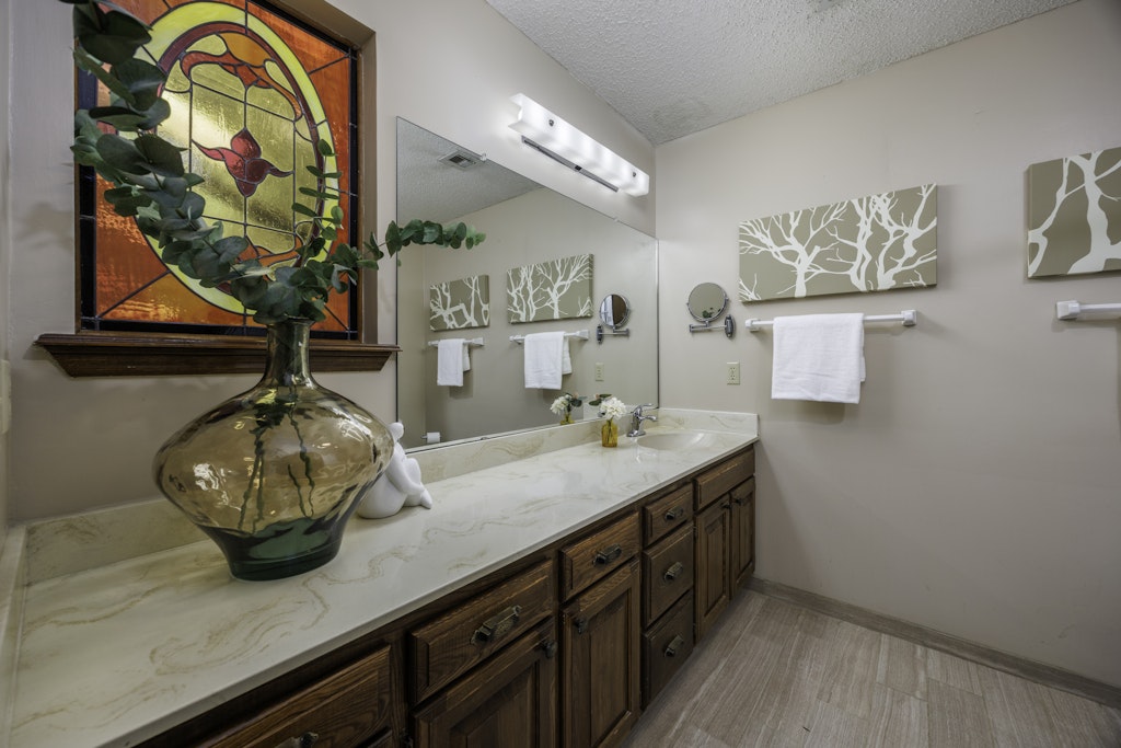 2918 Longridge Lane Property Photo 22