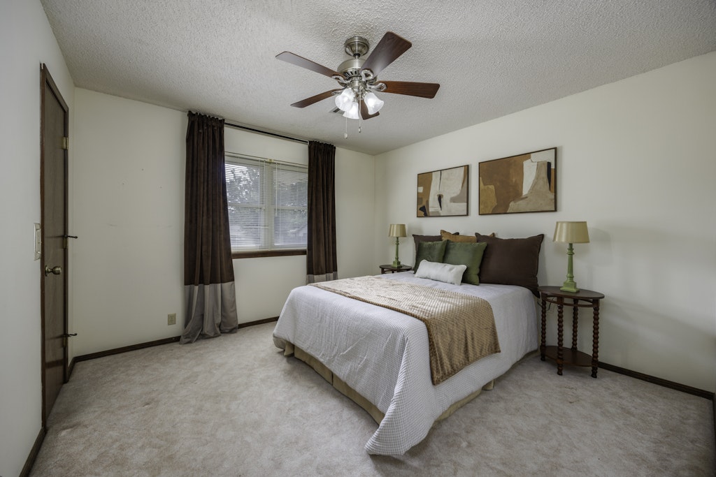 2918 Longridge Lane Property Photo 24
