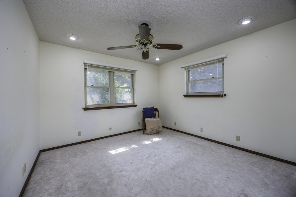 2918 Longridge Lane Property Photo 27