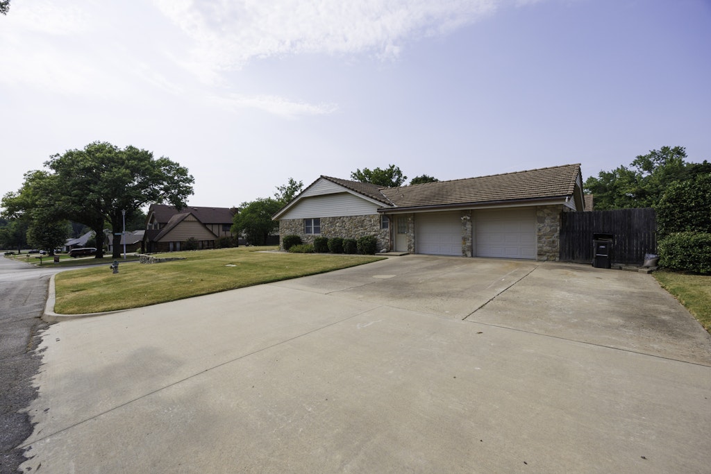 2918 Longridge Lane Property Photo 50