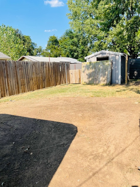 102 N Collins Street Property Photo 26