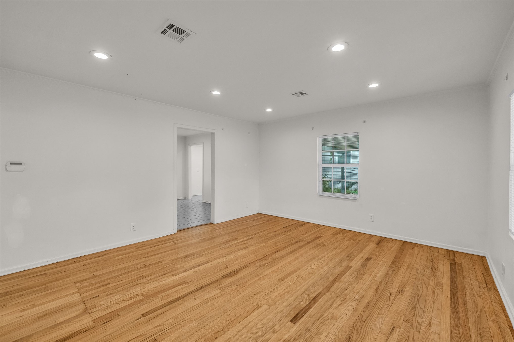 44 S 71st East Avenue Property Photo 3