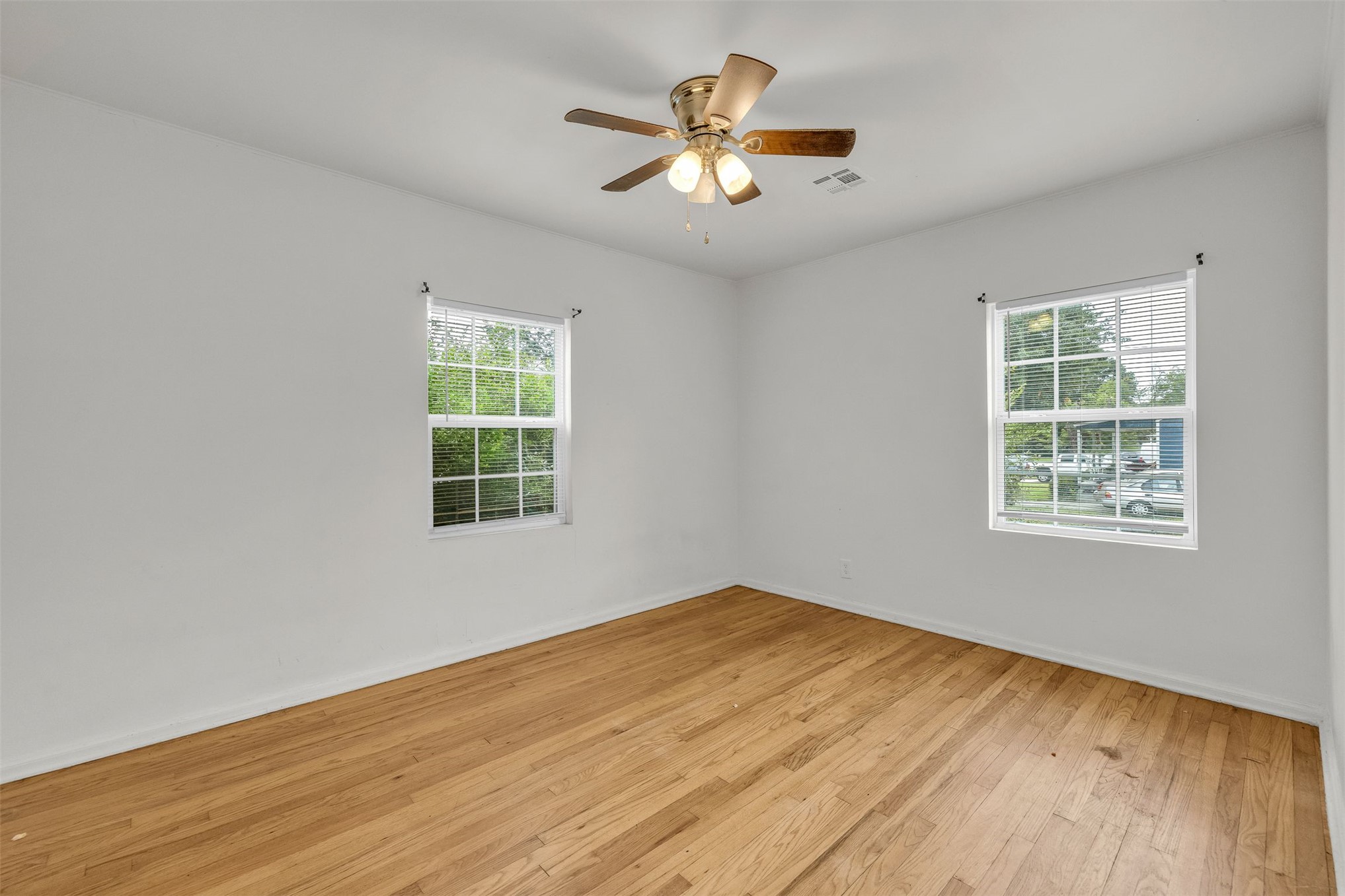 44 S 71st East Avenue Property Photo 9