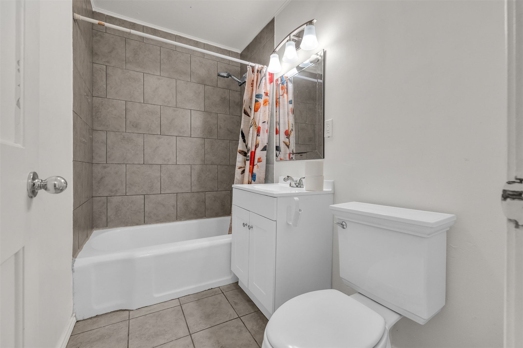 44 S 71st East Avenue Property Photo 11