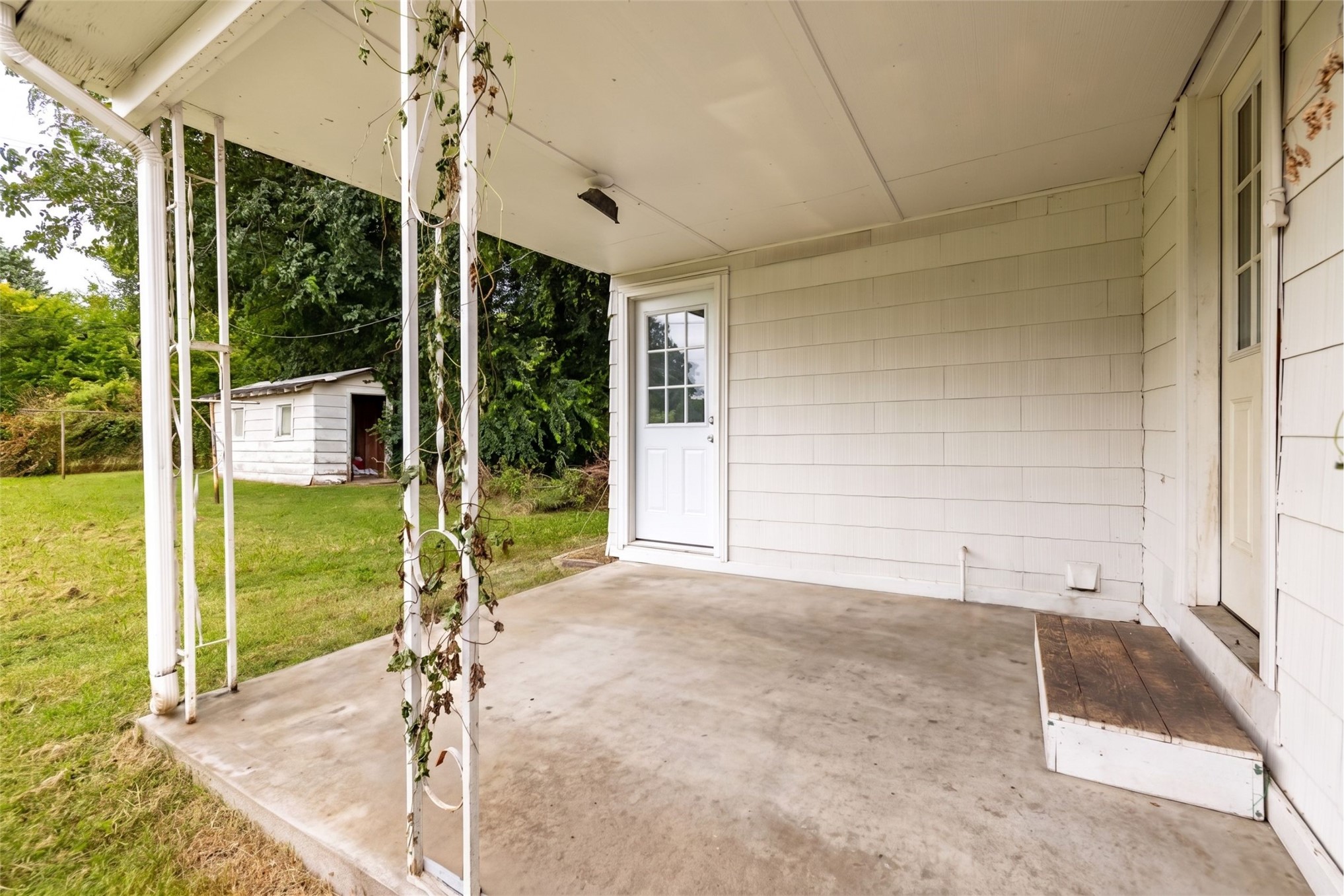 44 S 71st East Avenue Property Photo 16
