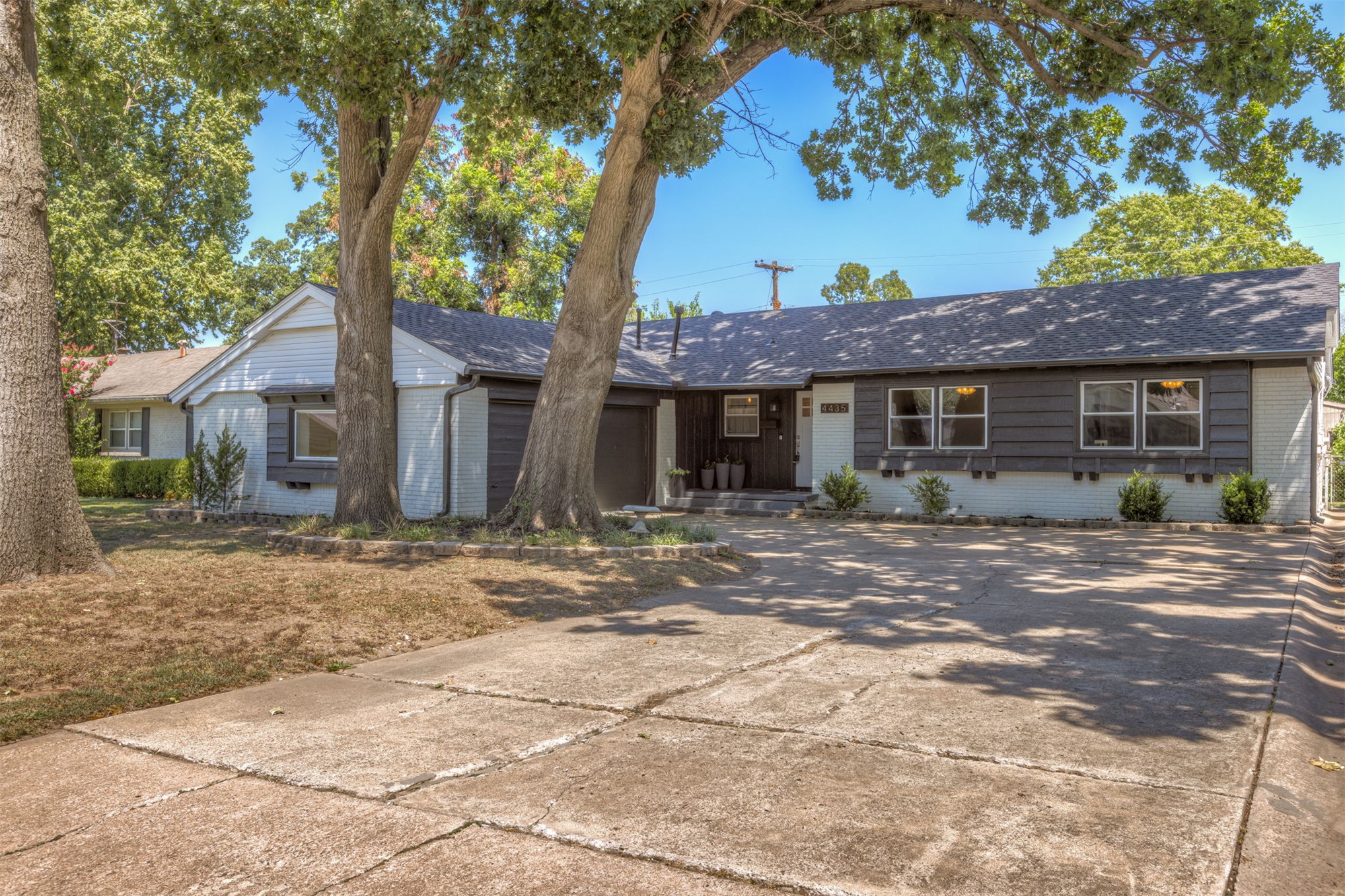 4435 E 60th Street Property Photo 1