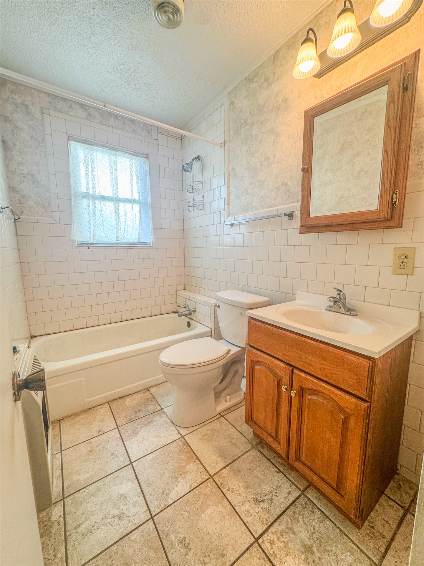 539 W 1st Street Property Photo 10