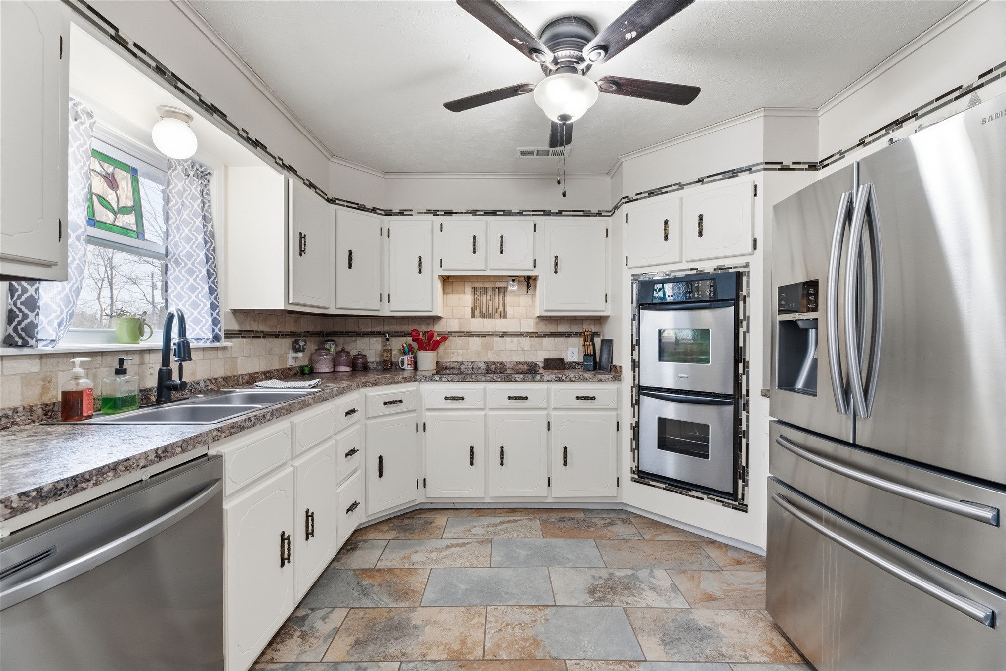 1101 Beech Street Property Photo 6