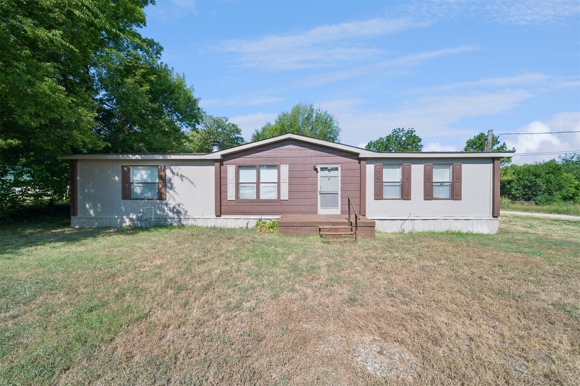 5952 N Rockford Avenue Property Photo 2