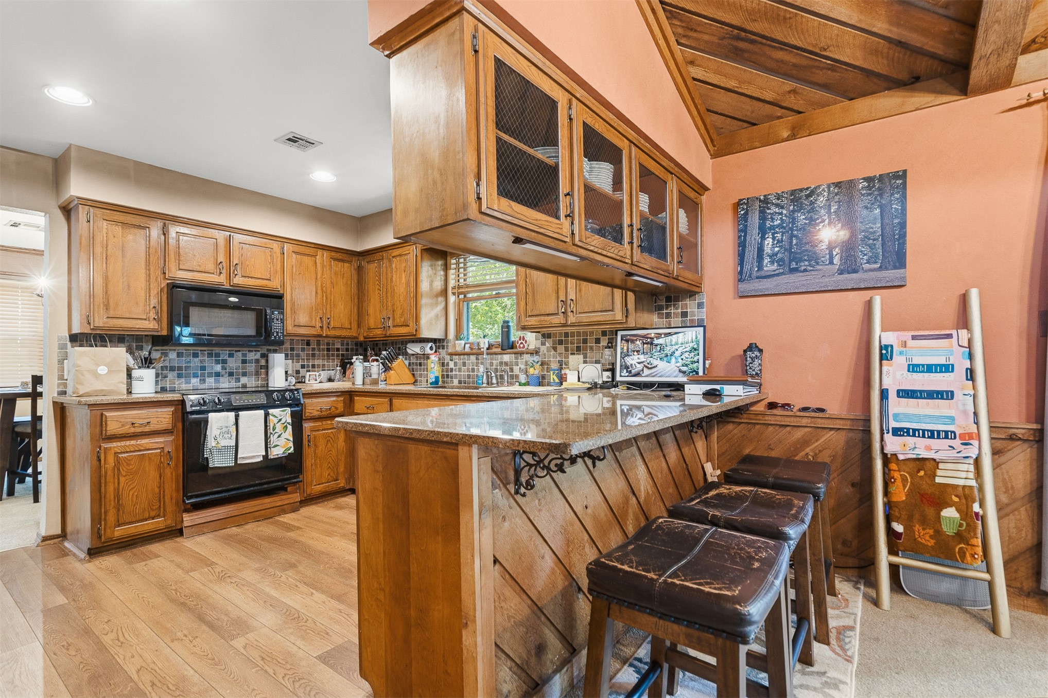 1409 Oakridge Road Property Photo 8