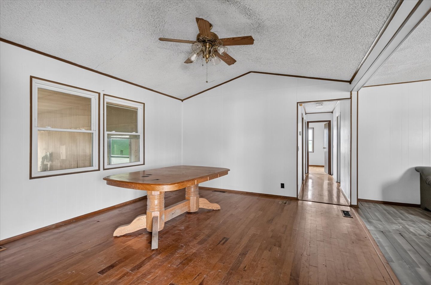 21092 Hwy 169 Property Photo 6
