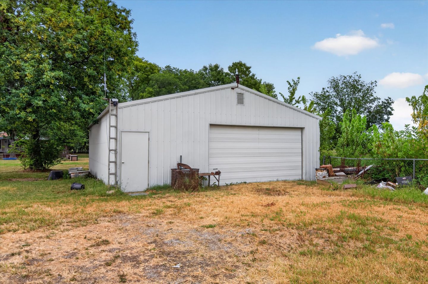 21092 Hwy 169 Property Photo 15