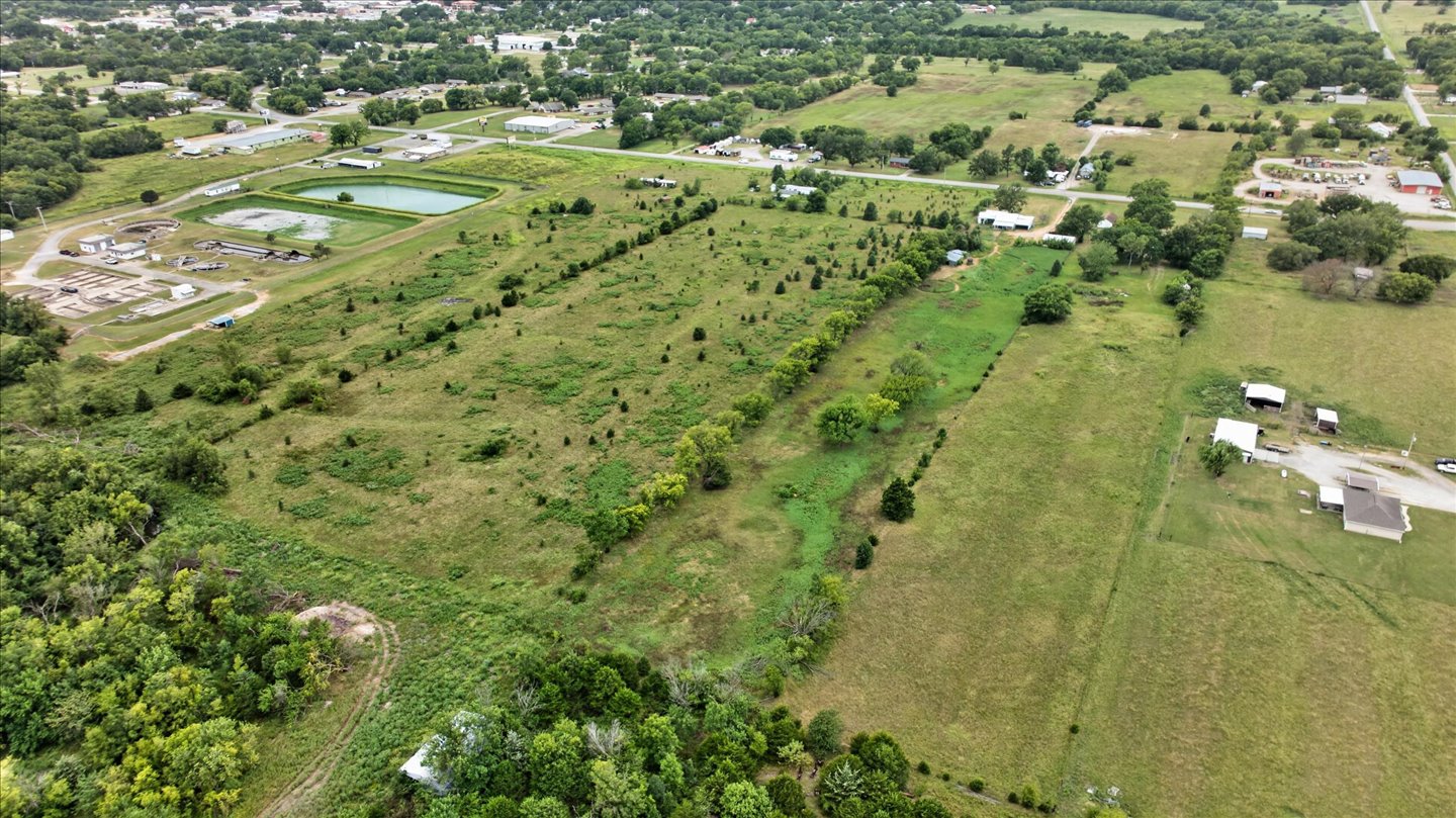 21092 Hwy 169 Property Photo 21