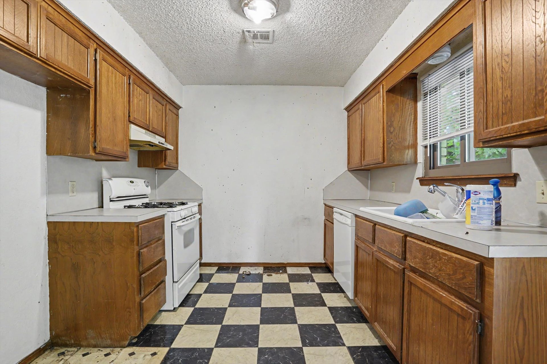 4104 S Birch Avenue Property Photo 10