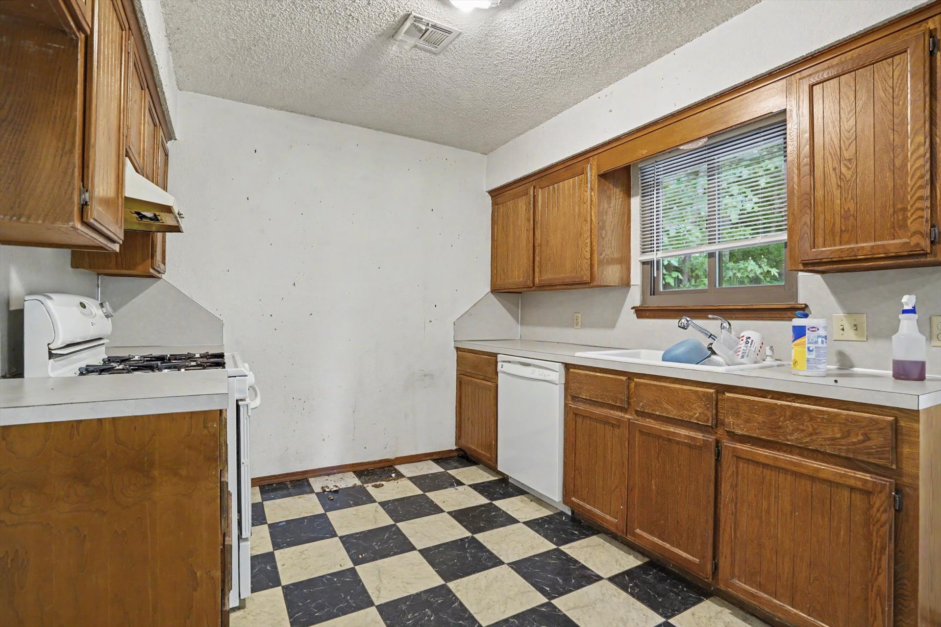 4104 S Birch Avenue Property Photo 11