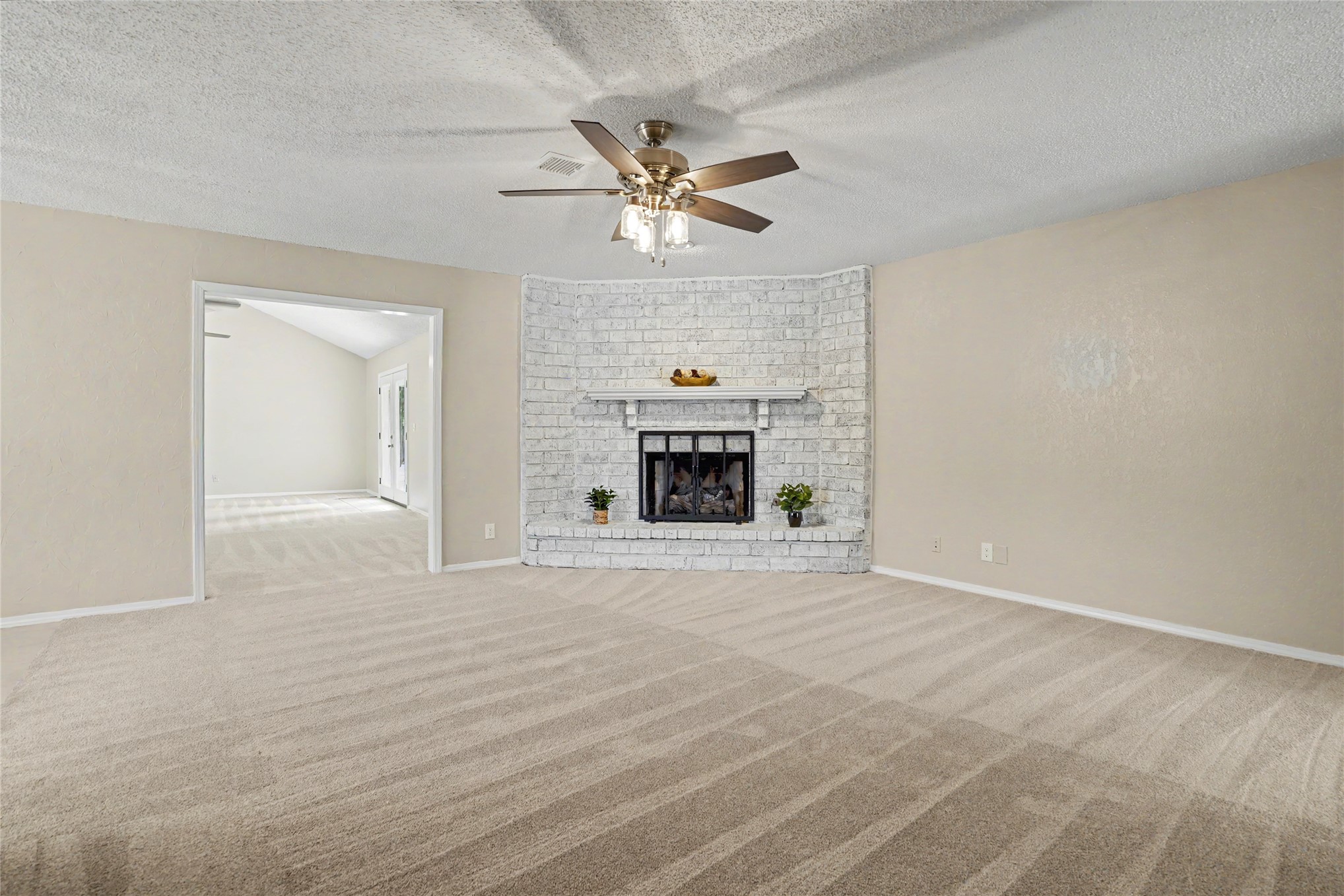 2911 S Ash Place Property Photo 6
