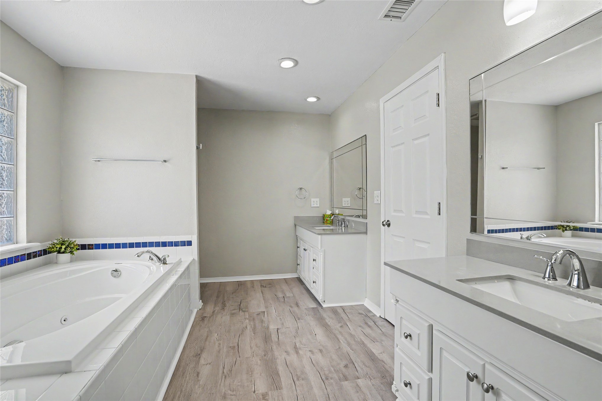 2911 S Ash Place Property Photo 21