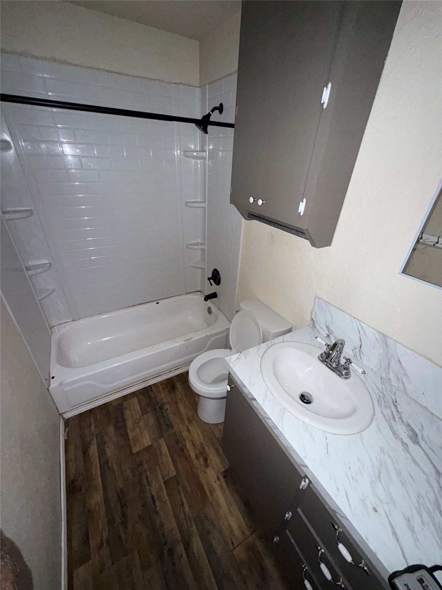 24 2nd Property Photo 9