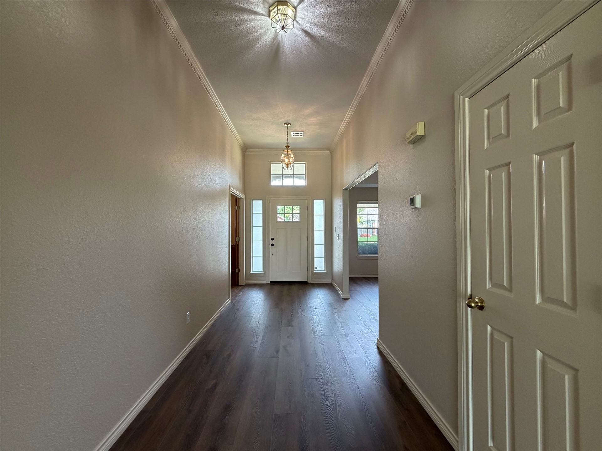 9203 S 73rd East Avenue Property Photo 4
