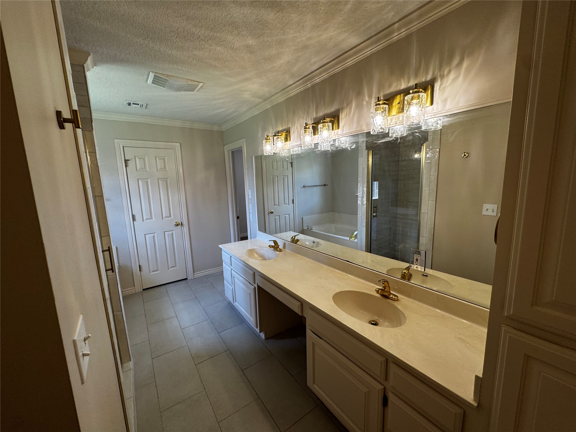 9203 S 73rd East Avenue Property Photo 31