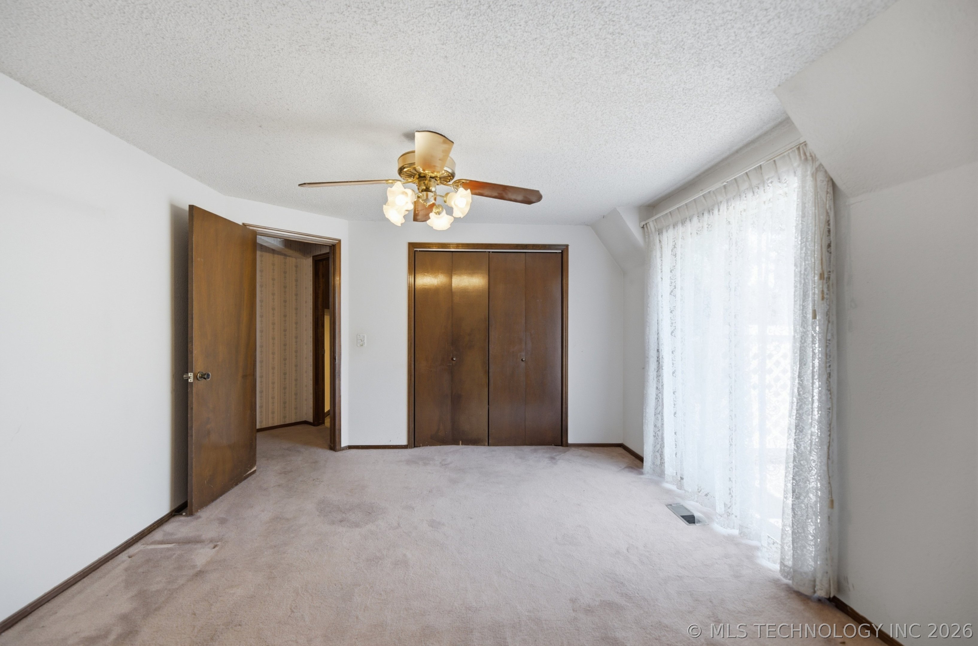 800 S Moore Avenue Property Photo 8