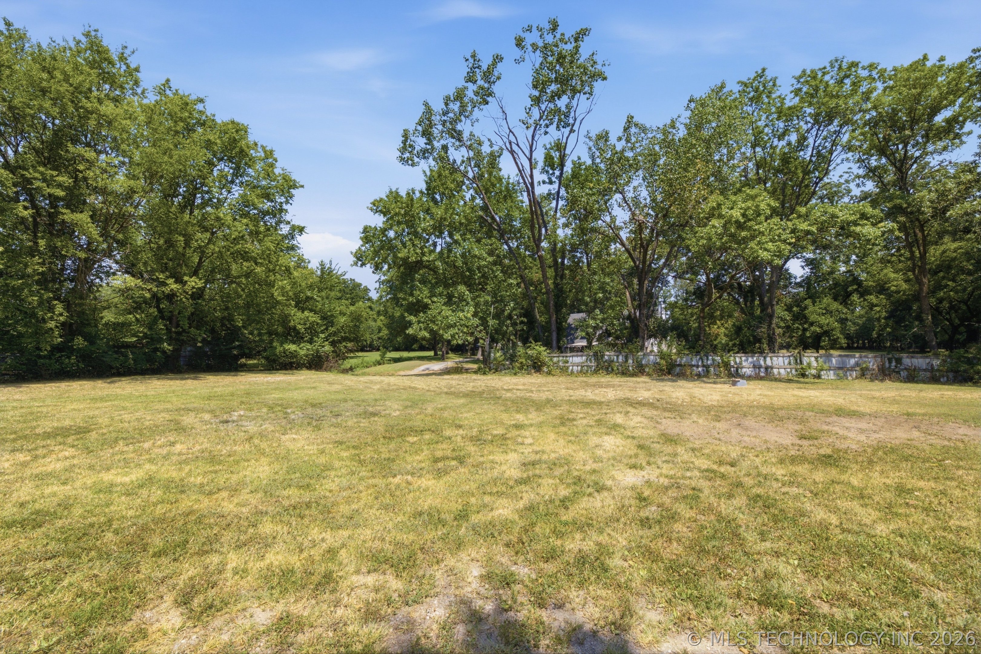 800 S Moore Avenue Property Photo 13