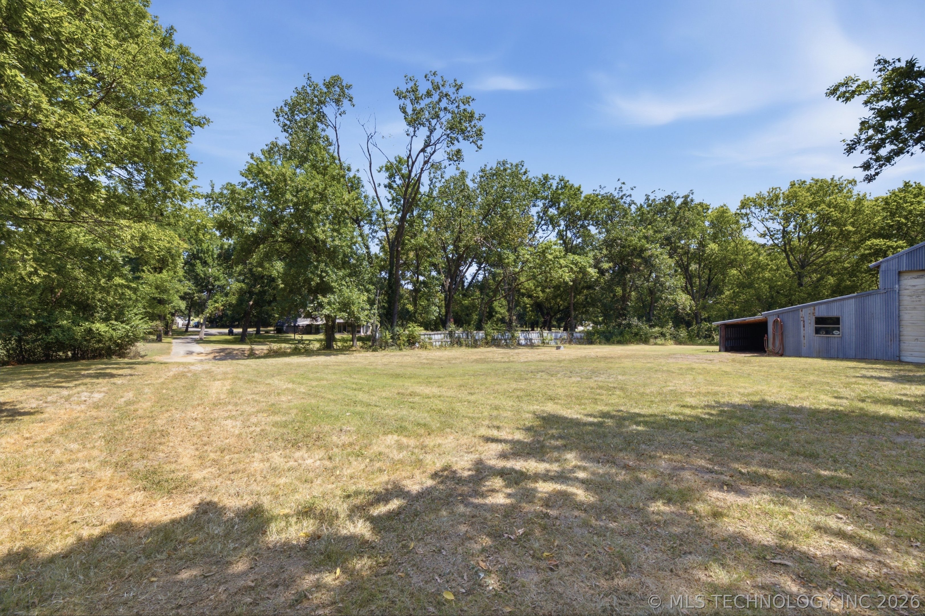 800 S Moore Avenue Property Photo 14