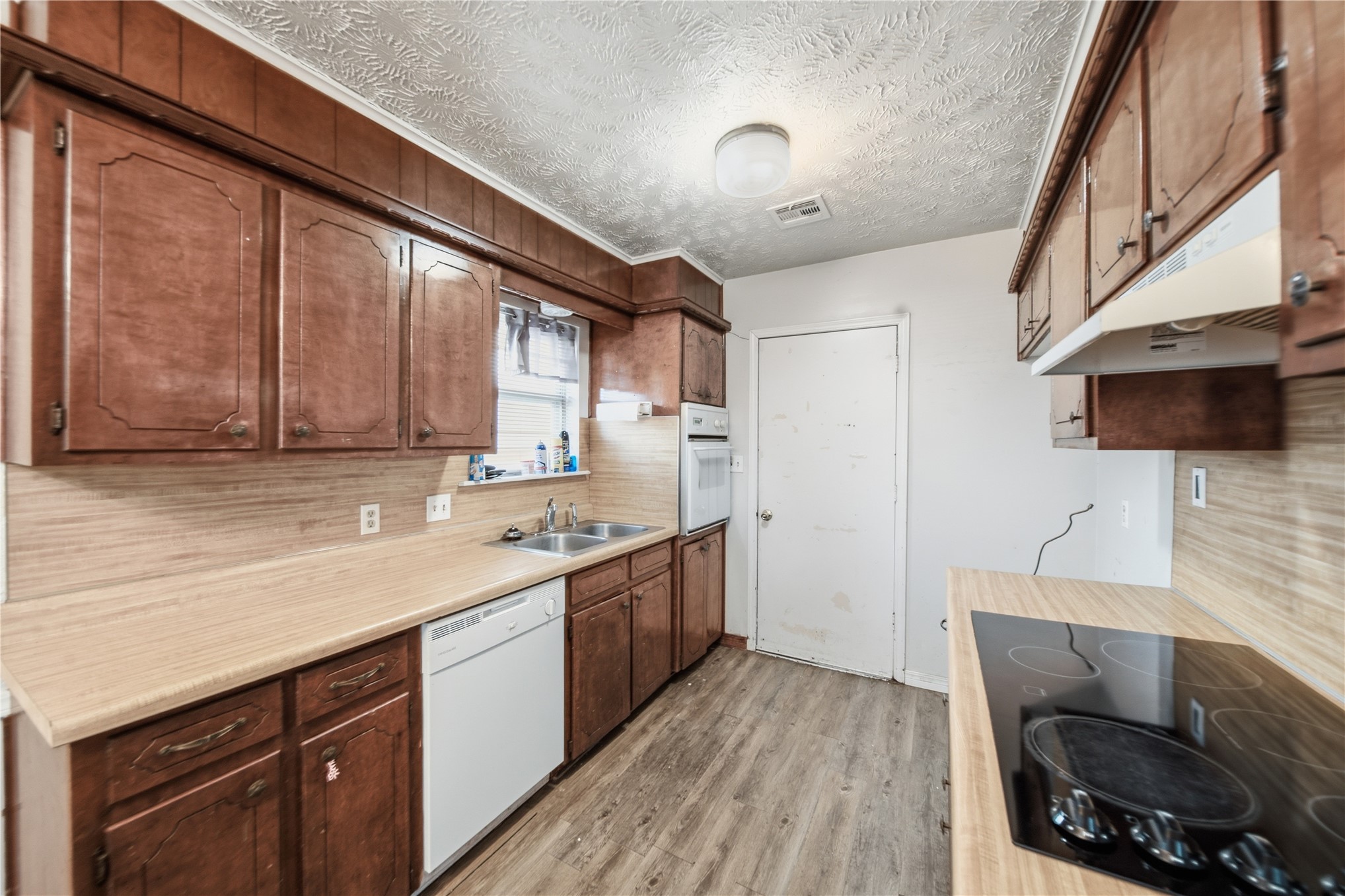 1101 W 14th Place Property Photo 15