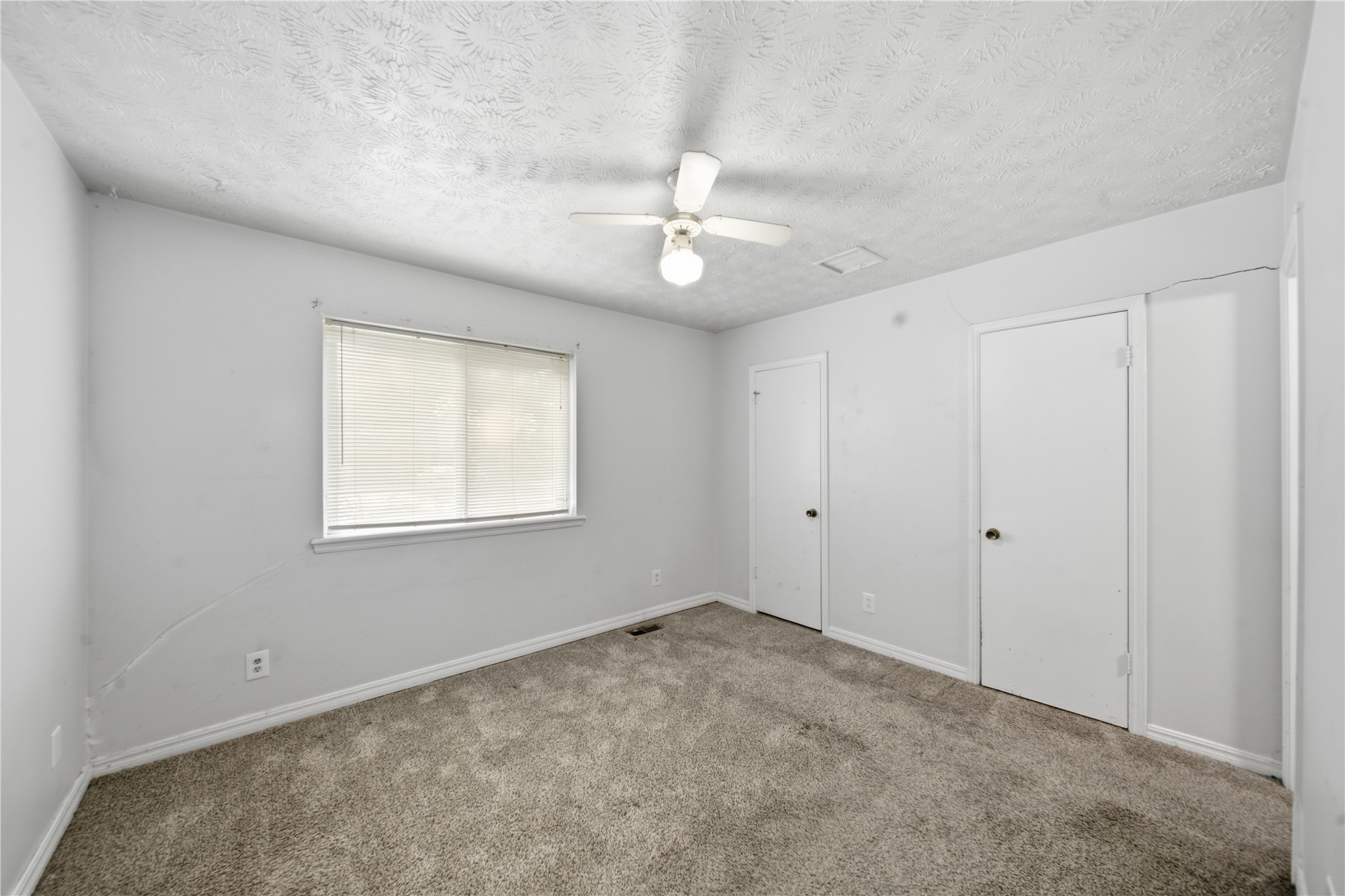 1101 W 14th Place Property Photo 27