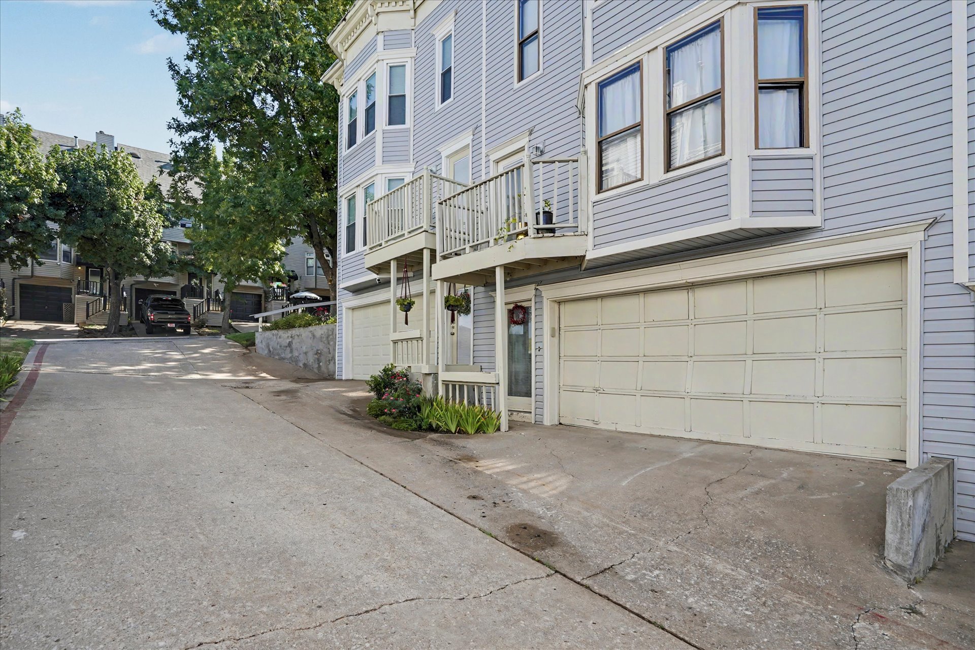 768 W 13th Street B9 Property Photo 4