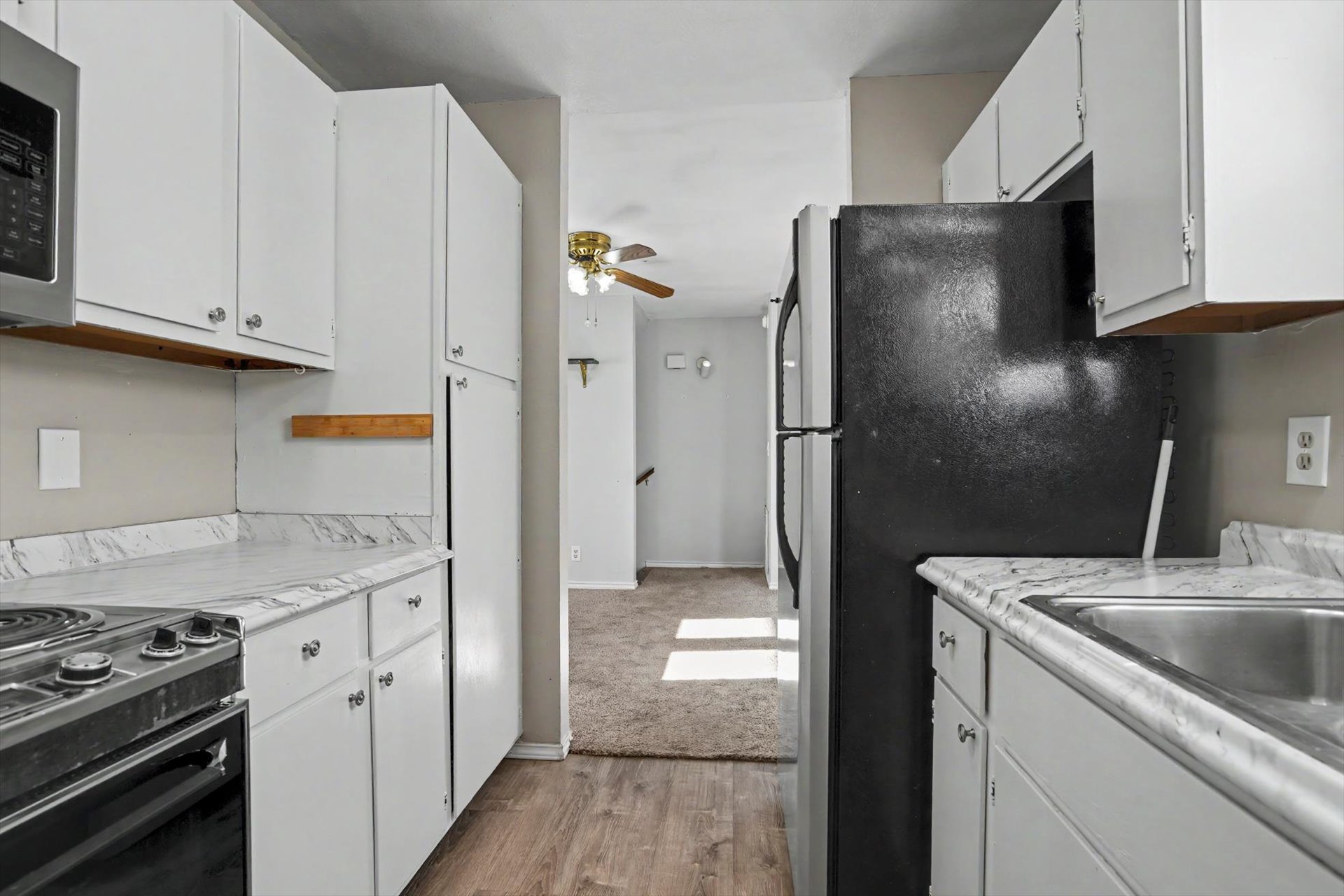 768 W 13th Street B9 Property Photo 14