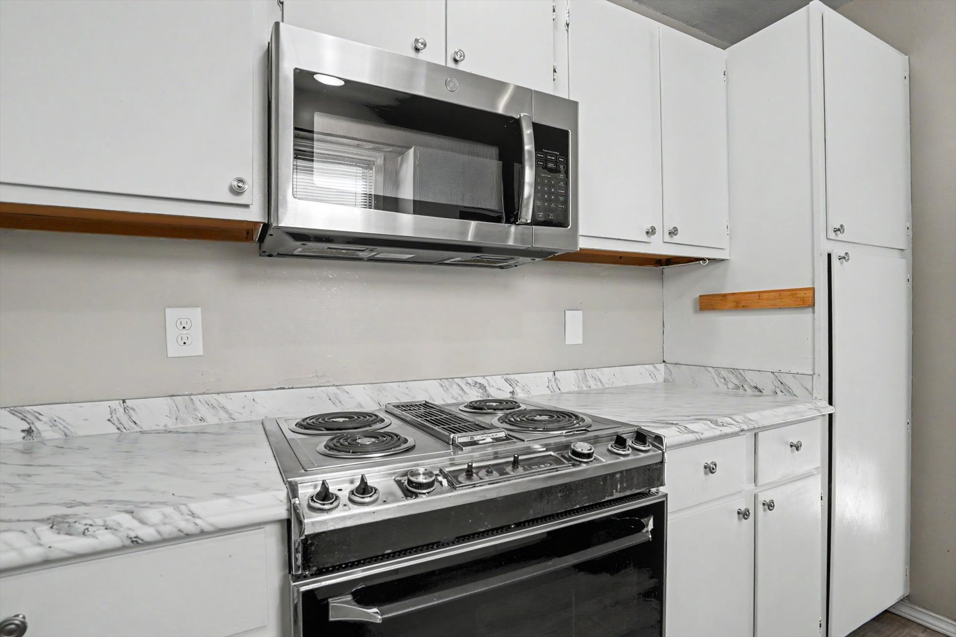 768 W 13th Street B9 Property Photo 15