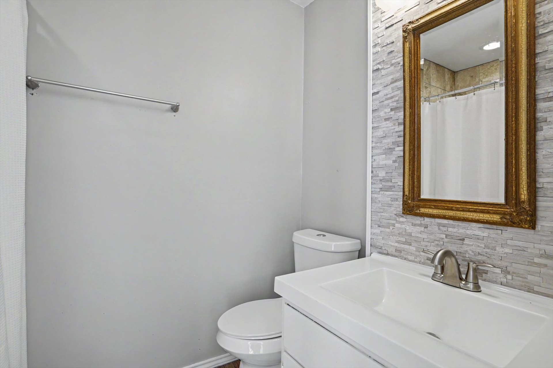 768 W 13th Street B9 Property Photo 29
