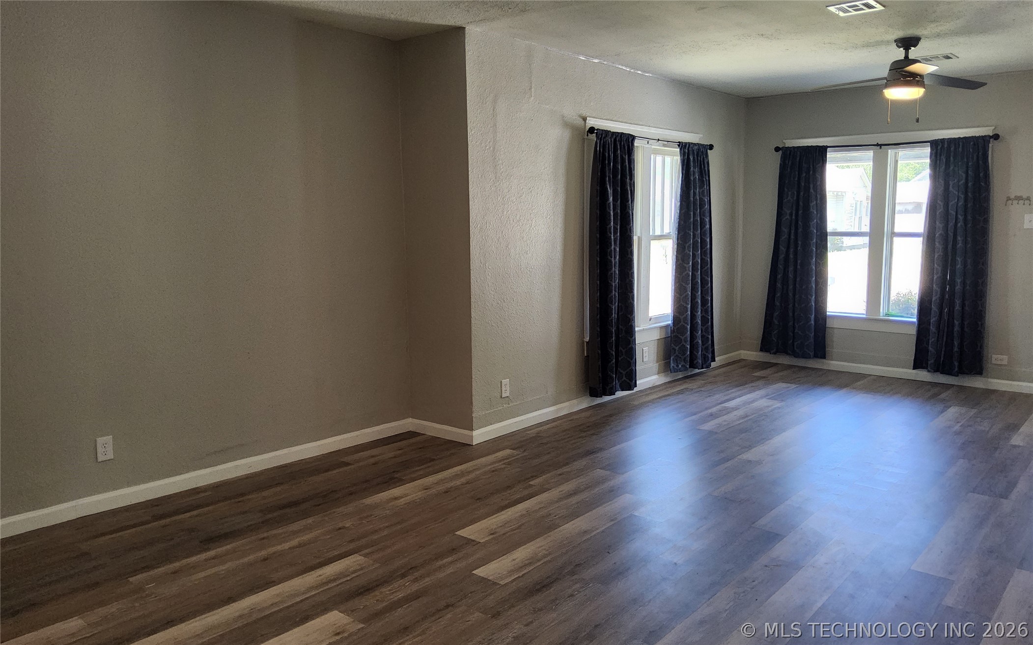 711 W Beech Property Photo 6