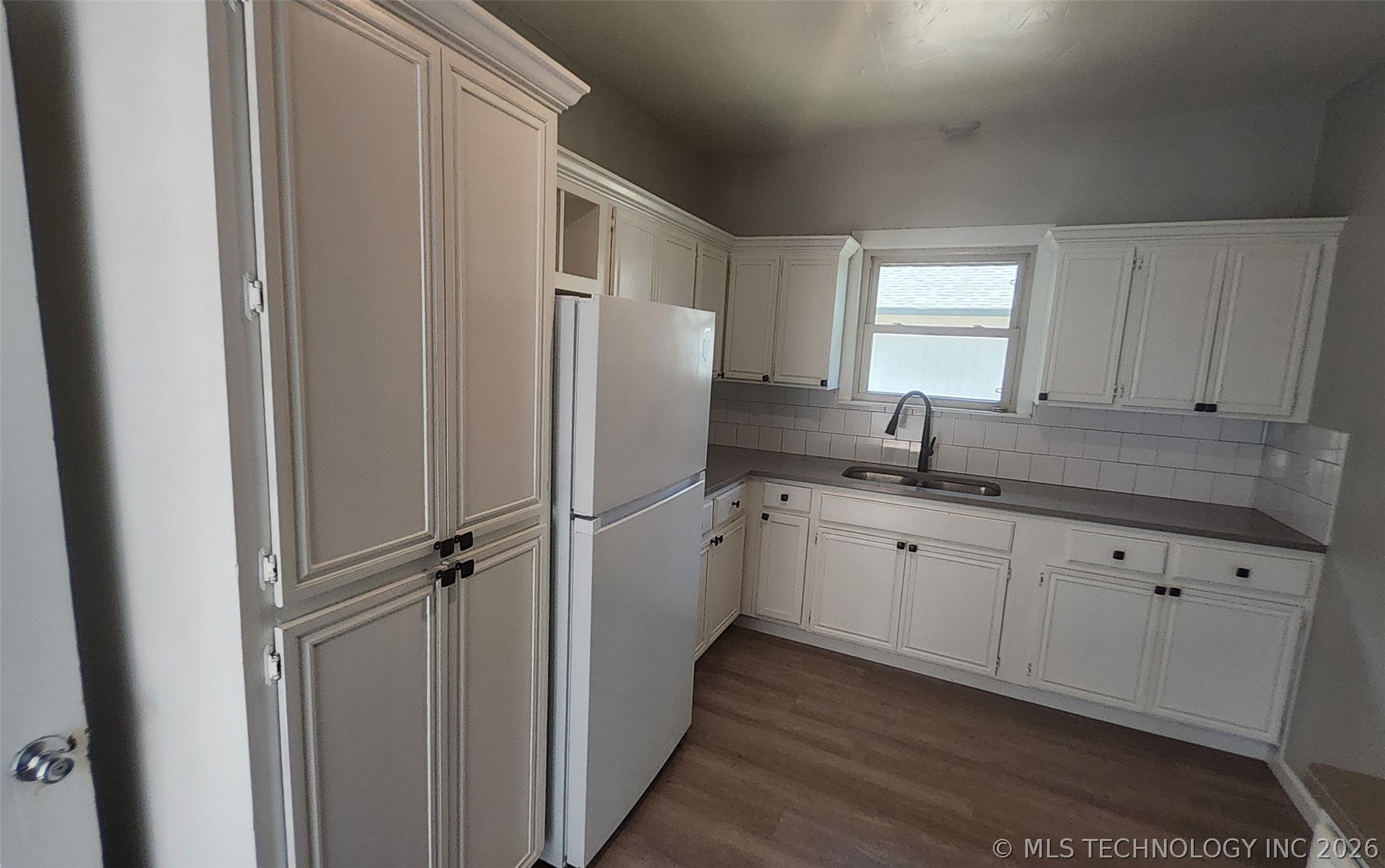 711 W Beech Property Photo 10