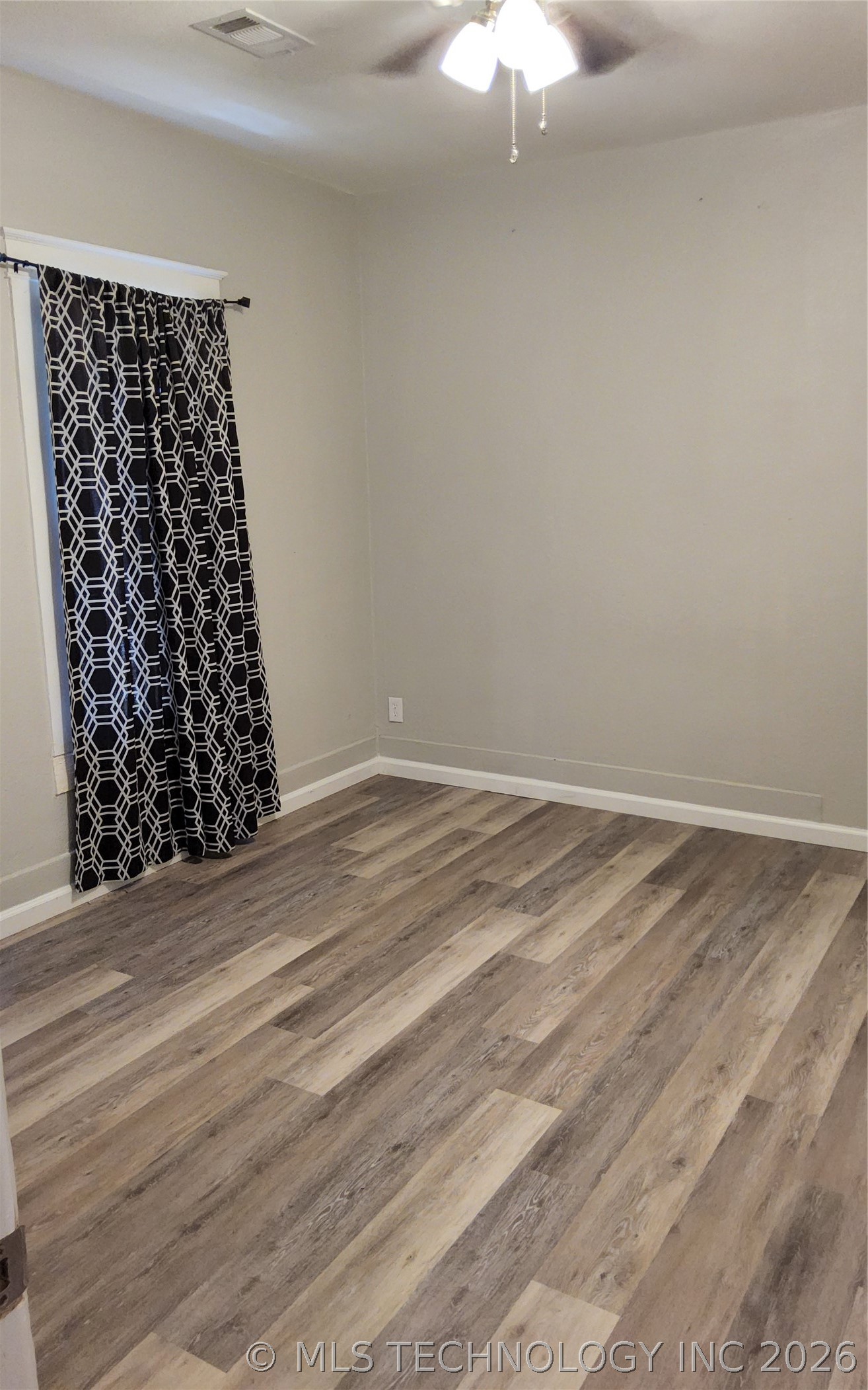 711 W Beech Property Photo 12
