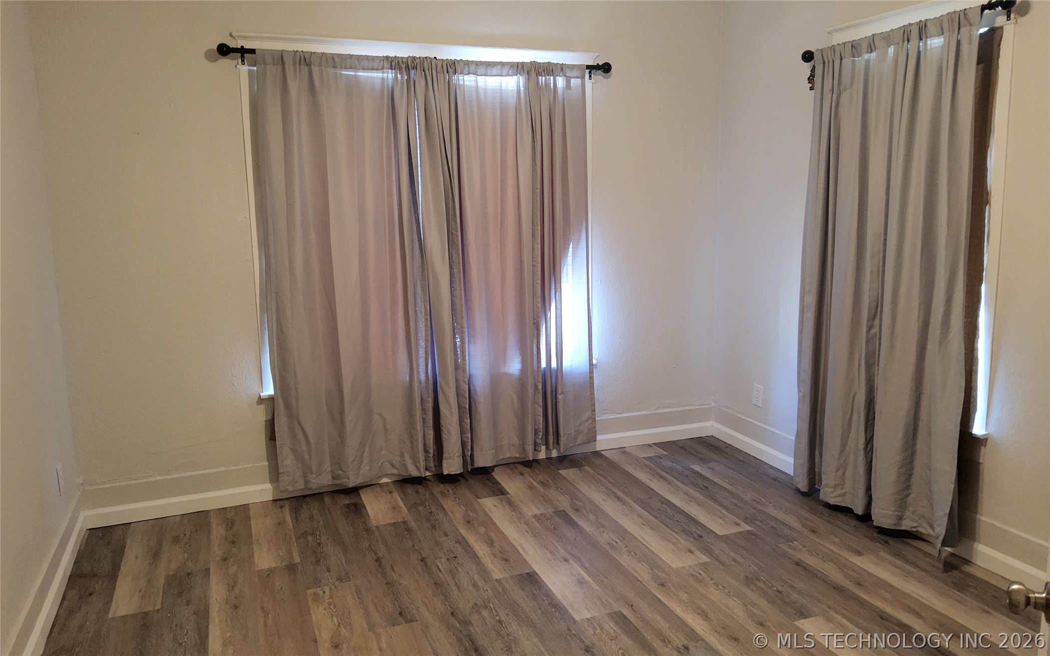711 W Beech Property Photo 13