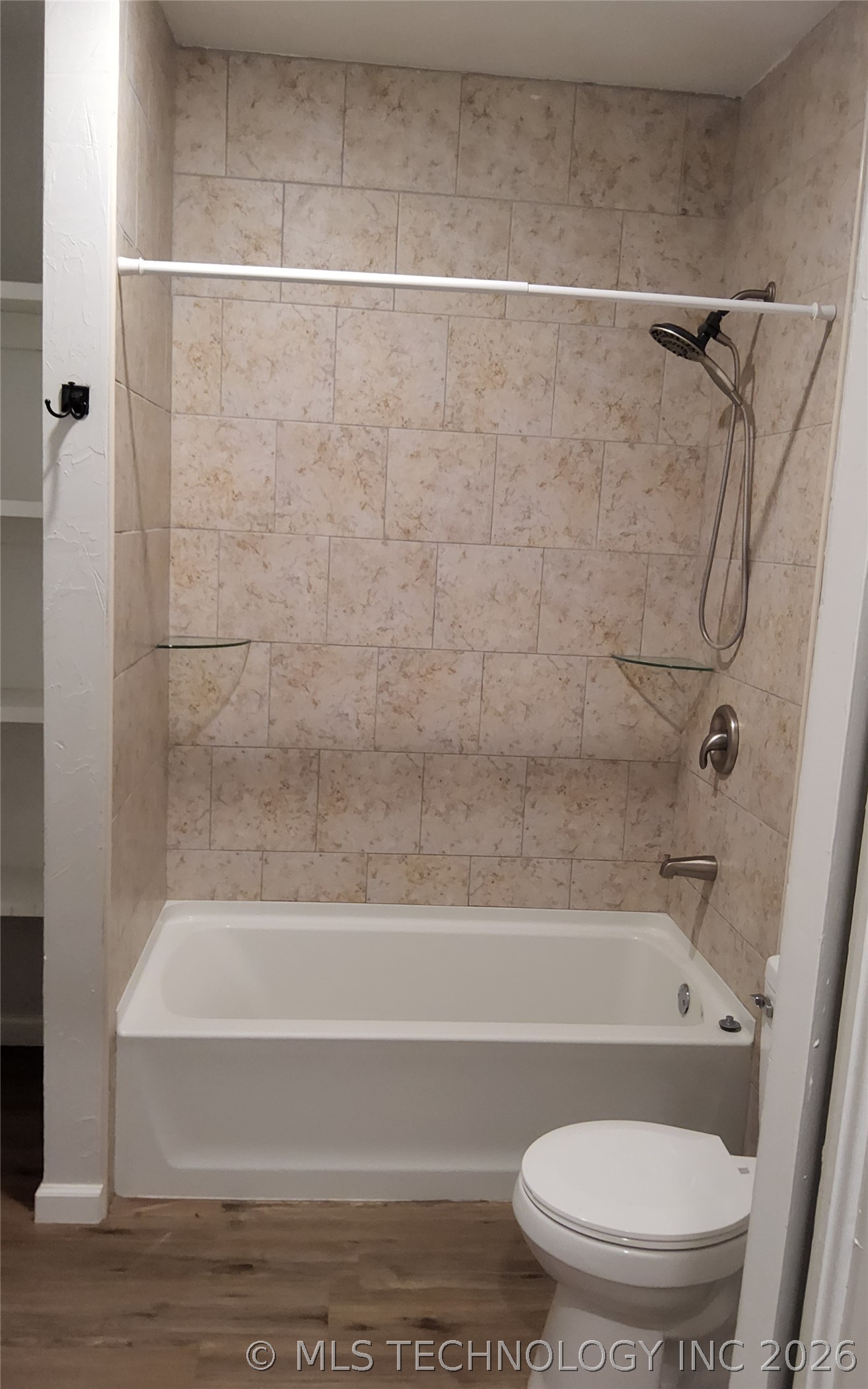 711 W Beech Property Photo 14