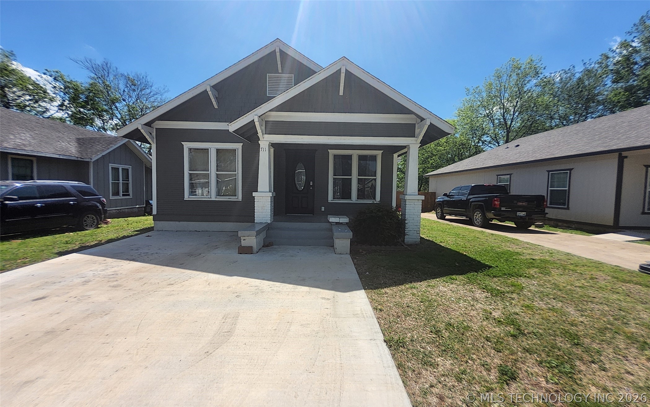 711 W Beech Property Photo 16