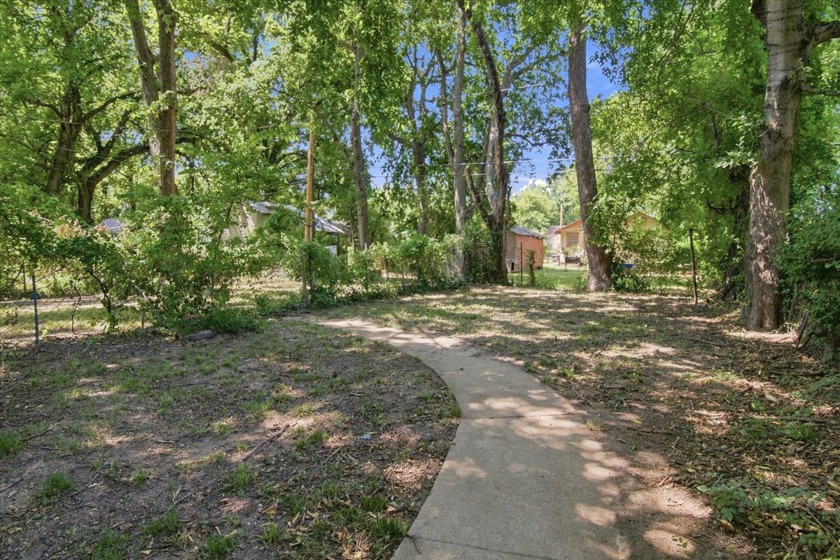 1830 N Martin Luther King Jr Boulevard E Property Photo 12