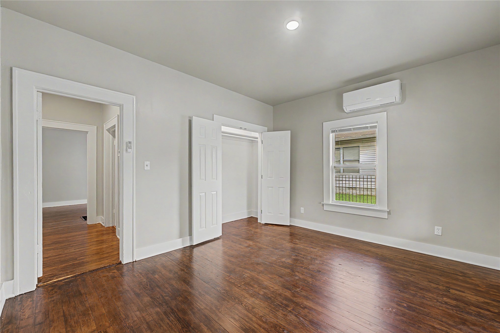 2015 E 2nd Street Unit B Property Photo 10