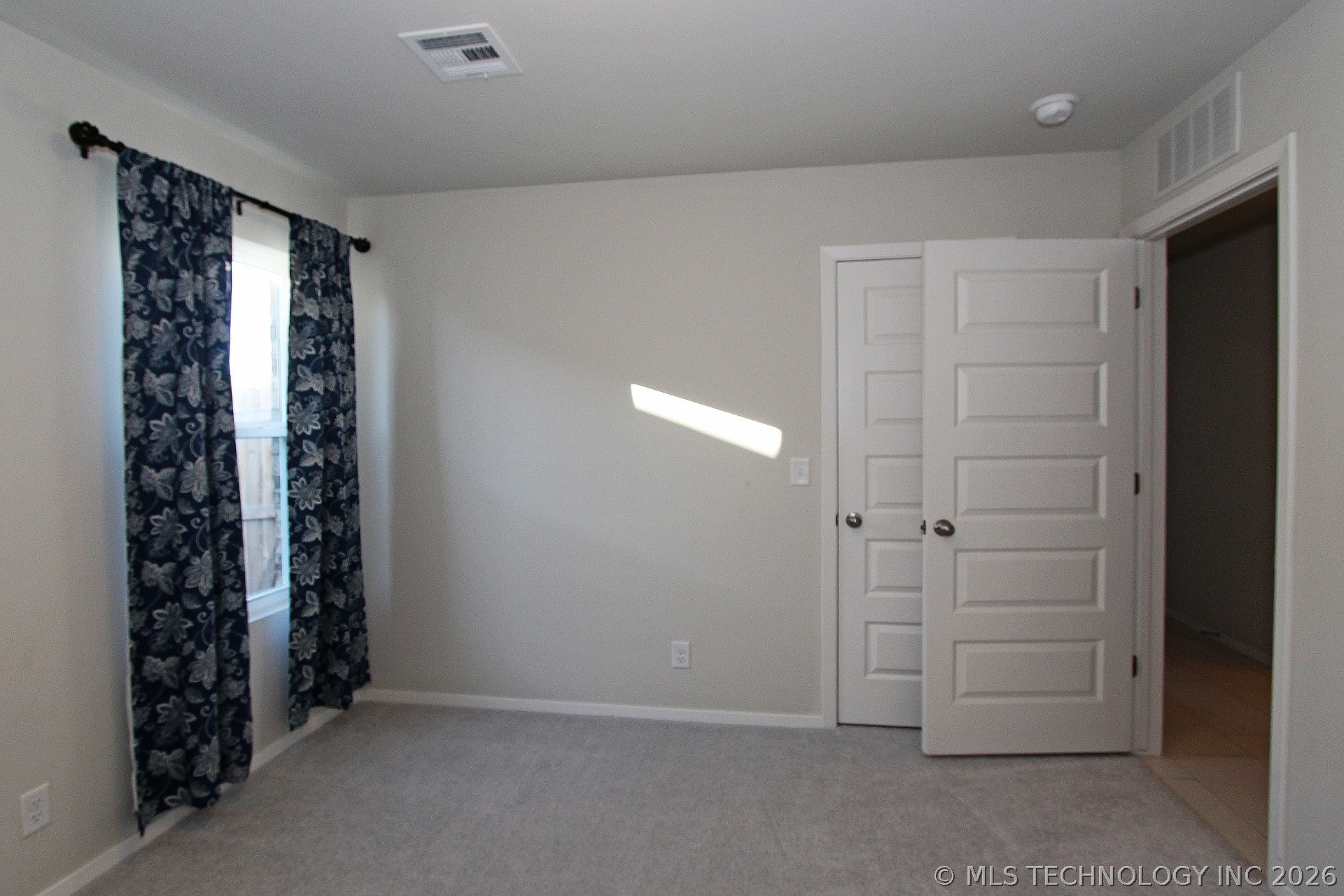 1664 E 138 Street Property Photo 9